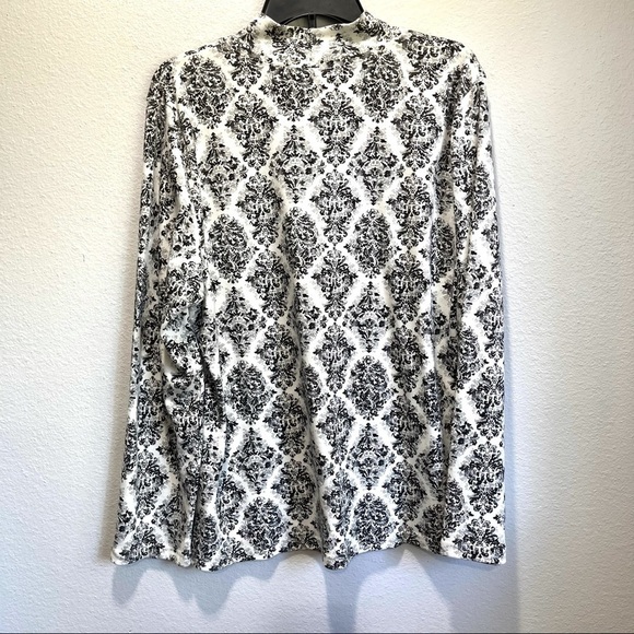Karen Scott Smoke Grey Lace Print Top - Picture 5 of 6